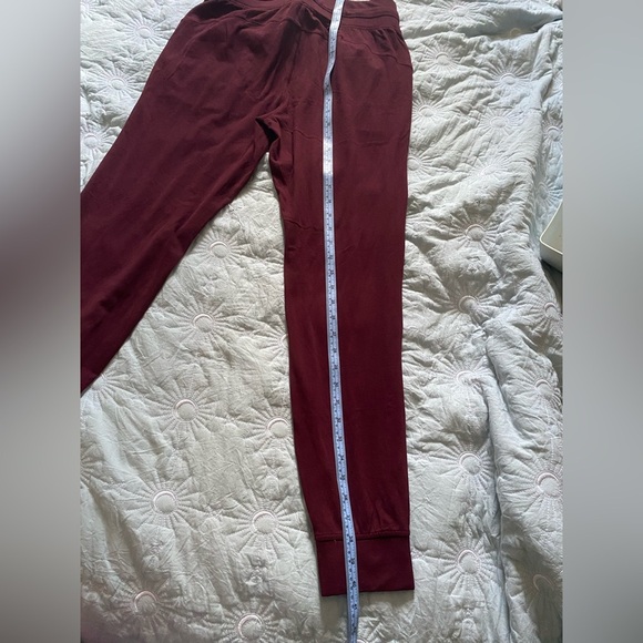 Lululemon burgundy Jogger Pants size 8 for women’s - Picture 2 of 12